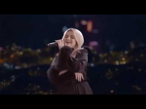 Selena Gomez & Marshmello – Wolves performance 2021 (Live at the  UEFA Champions League)